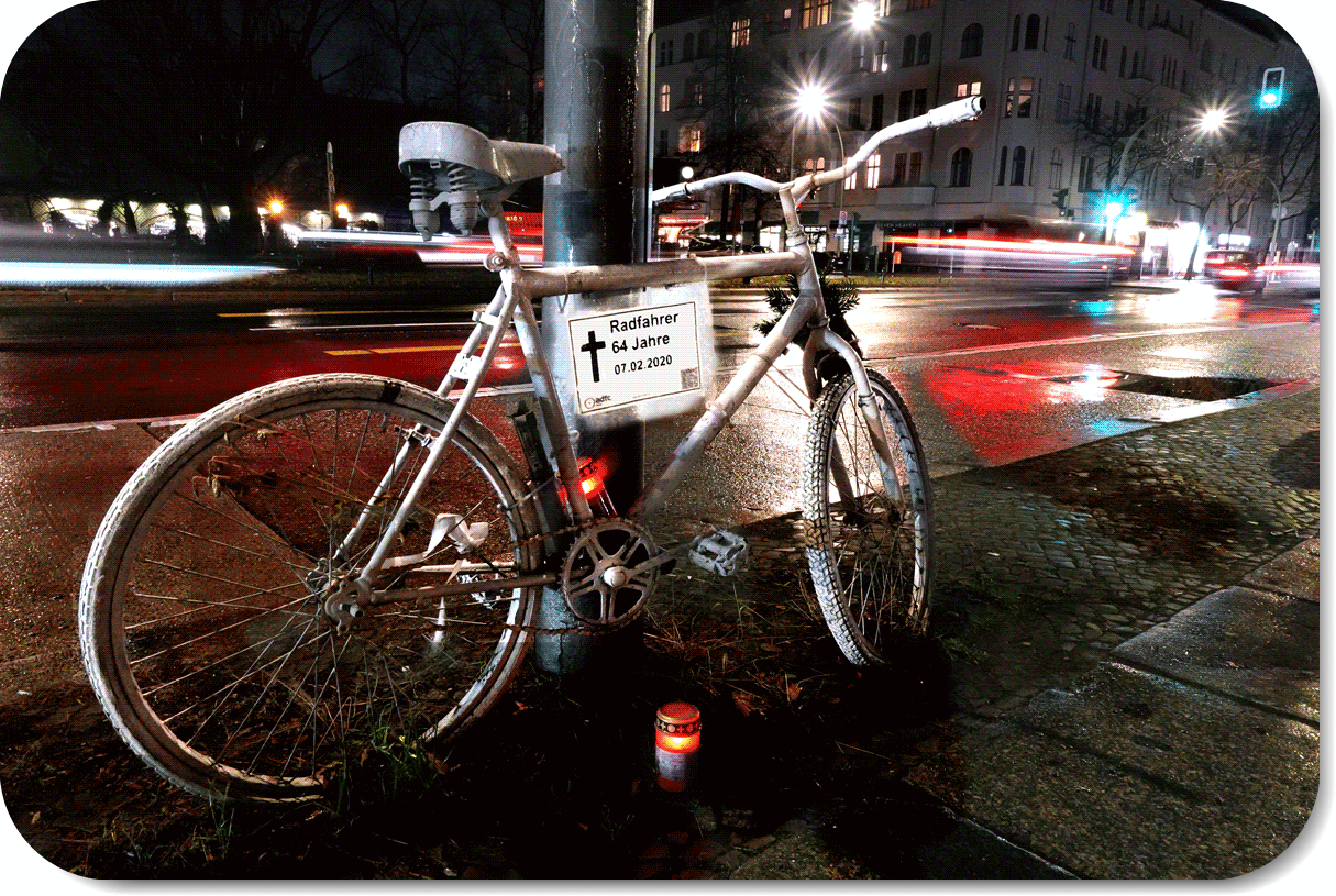 Geisterrad in der Kantstrasse Ziel der Respectcyclists Fahrraddemo am Mittwoch  7. Februar 18:15 Uhr vom Falkplatz